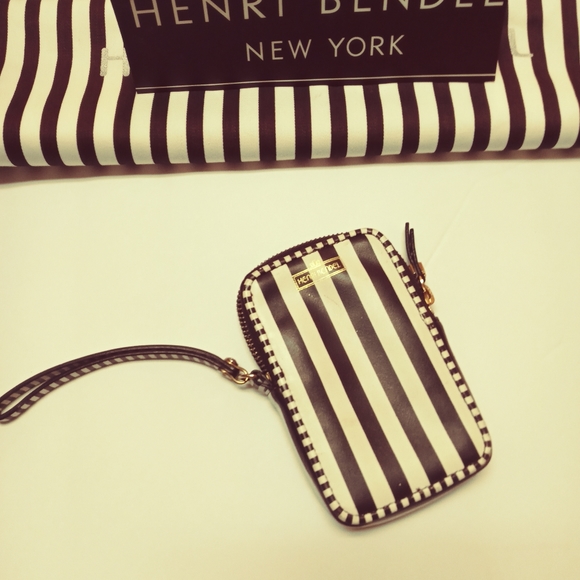 ❤️Henri Bendel Striped and Slim Credit Card and Money Wrislet❤️ - Picture 5 of 9